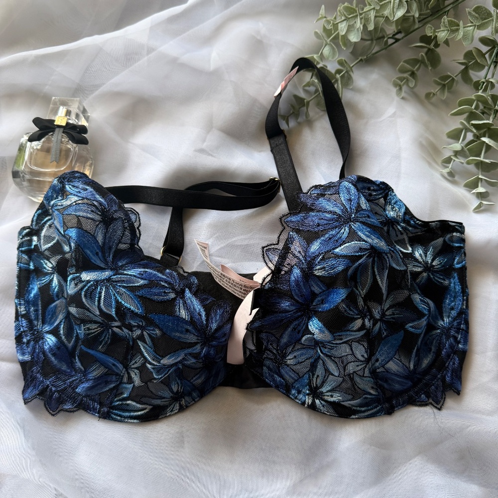 Victoria’s Secret Ziggy Glam Floral Embroidery Demi Bra | 36DD | Low Cut | NWT - Picture 4 of 7